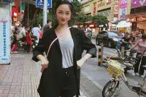 大批明星集体翻车董宇辉遭遇网友：这一次狼真的来了