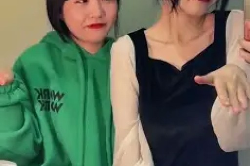 女主浮出水面!马克龙被爱妻“掌掴”线岁身姿饱满